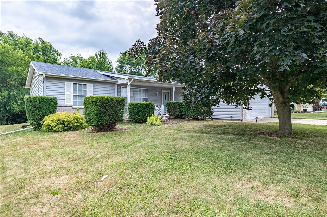 130 S Illinois Street  Warrensburg IL 62573 photo