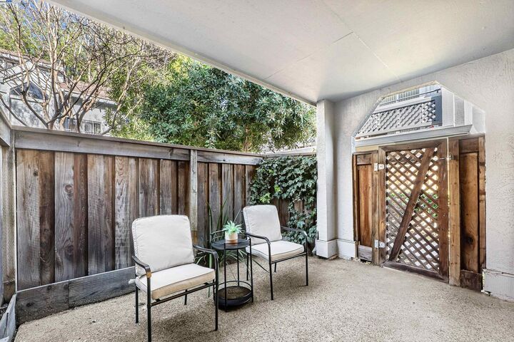 Property Photo: 4644 Devonshire Cmn CA 94536