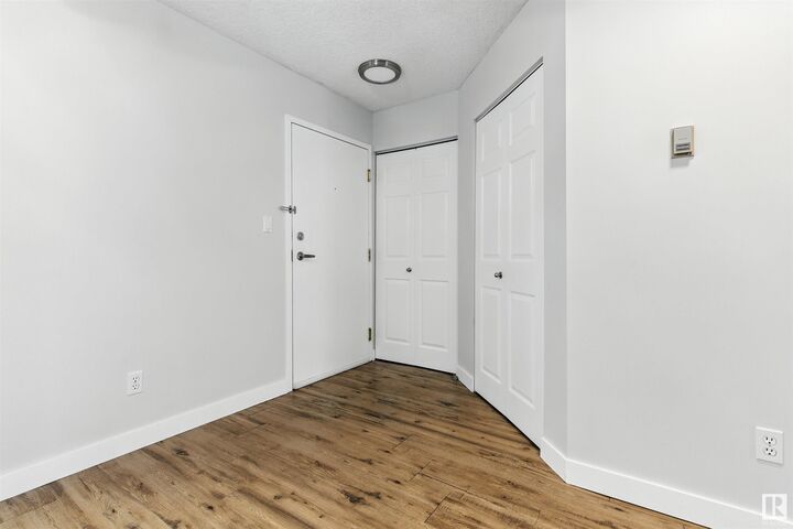 Property Photo:  10520 120 Street NW 151  AB T5H 4L9 