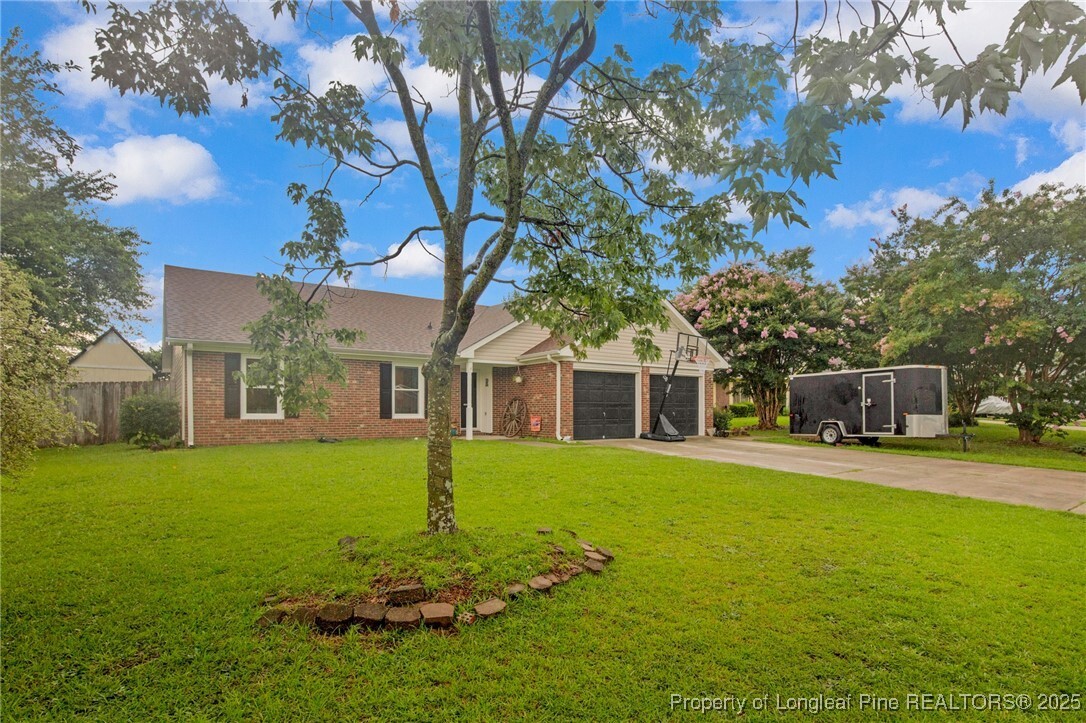 Property Photo:  409 Old Farm Road  NC 28314 
