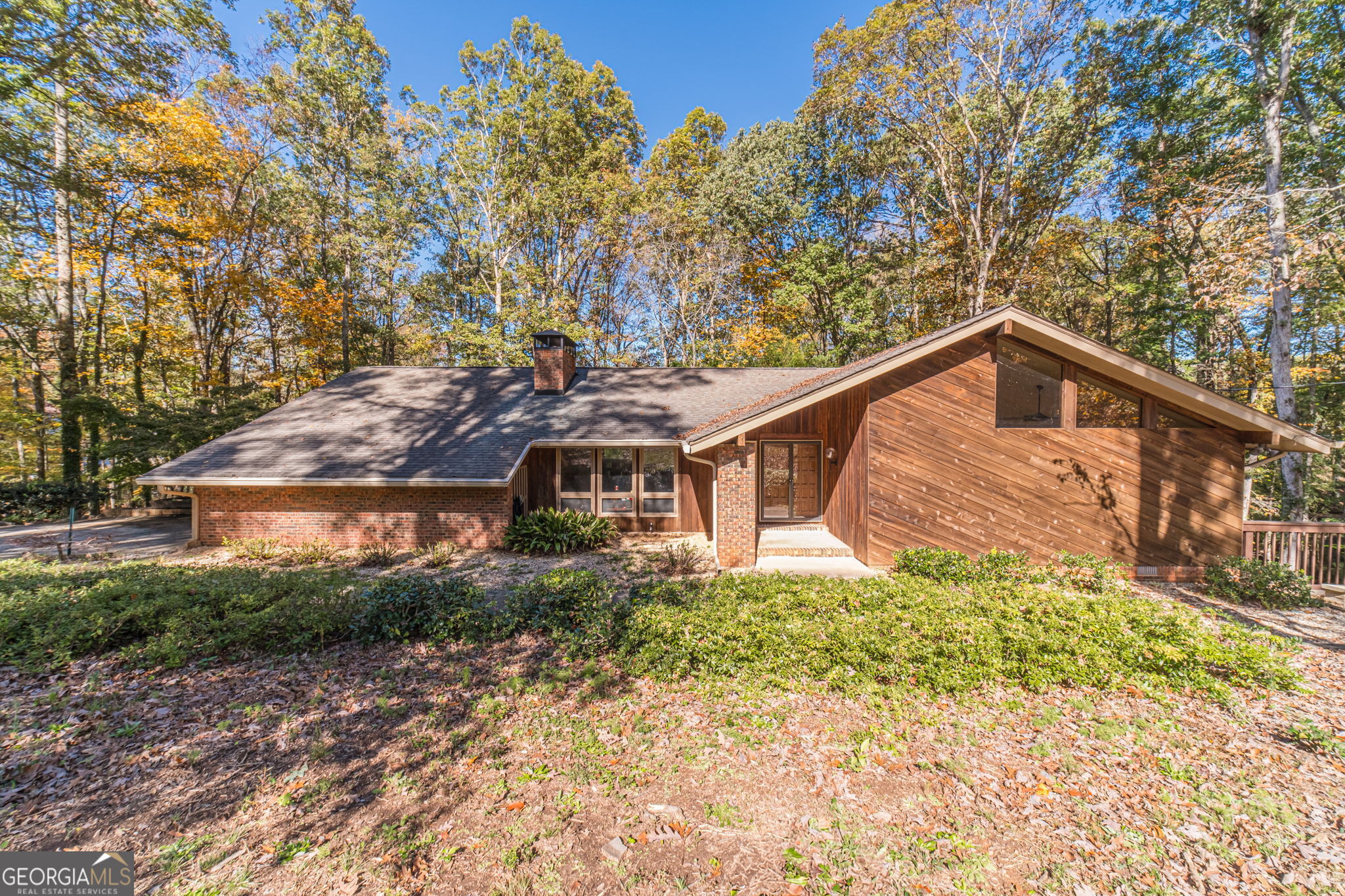 Property Photo: 2612 Country Club Drive SE GA 30013