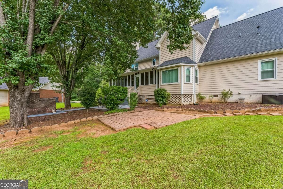 Property Photo:  3057 S Sweetwater Road  GA 30122 