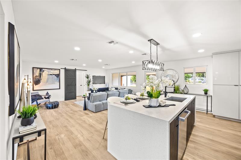 Property Photo: 3400 NE 17th Way FL 33334