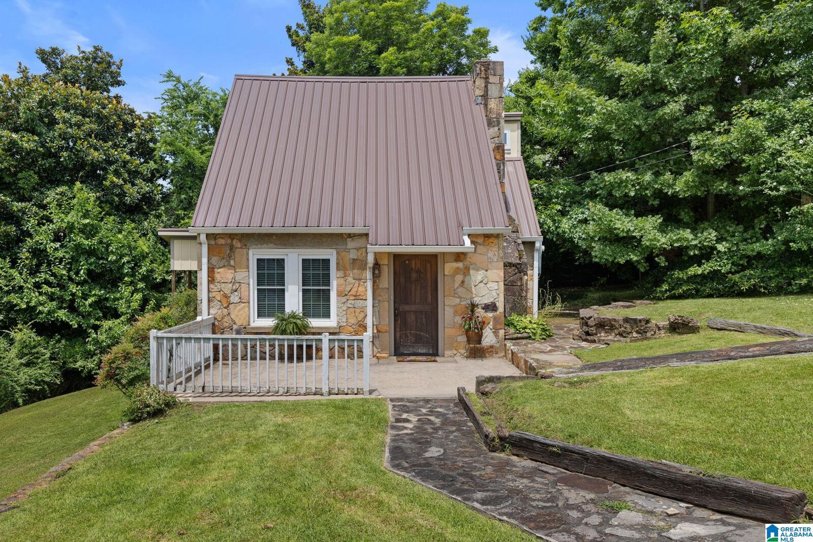 Property Photo: 411 6th Avenue AL 35055