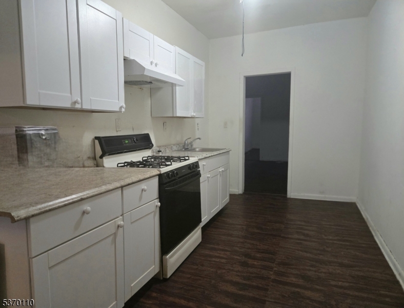 Property Photo: 528 Valley Brook Ave 2nd Fl NJ 07071