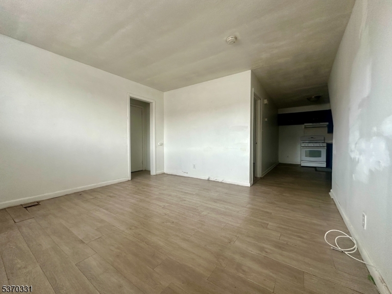 Property Photo: 530 Valley Brook Ave 1fl NJ 07071