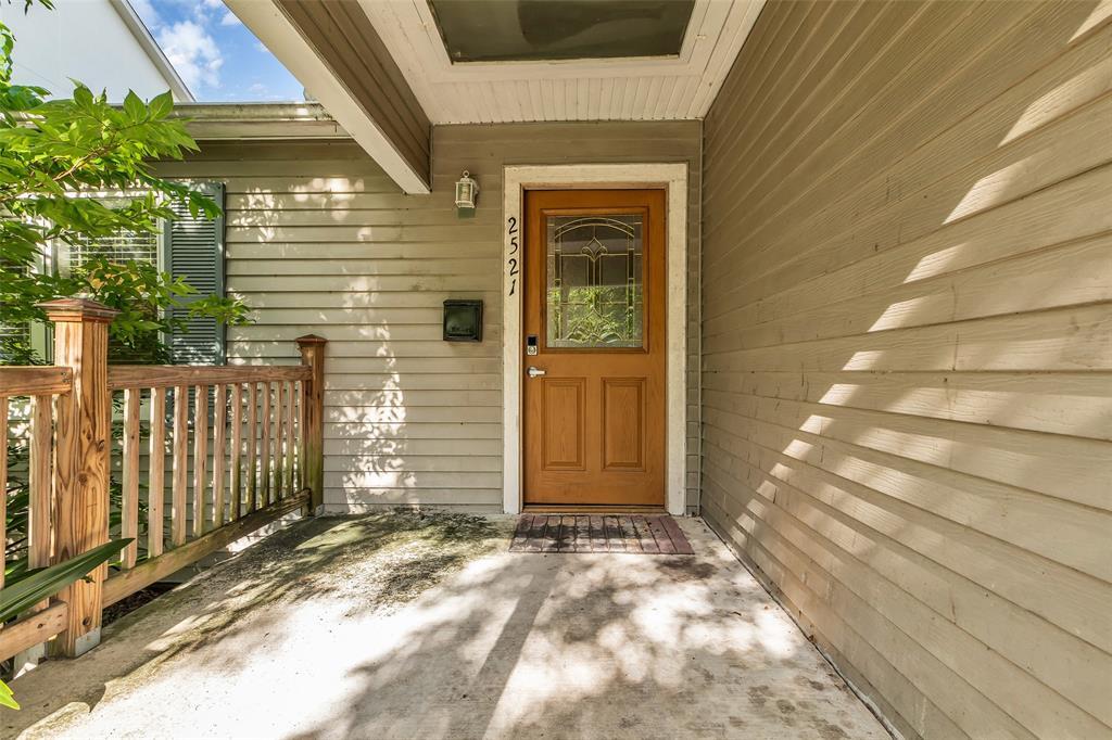 Property Photo: 2521 Texas Avenue TX 77003