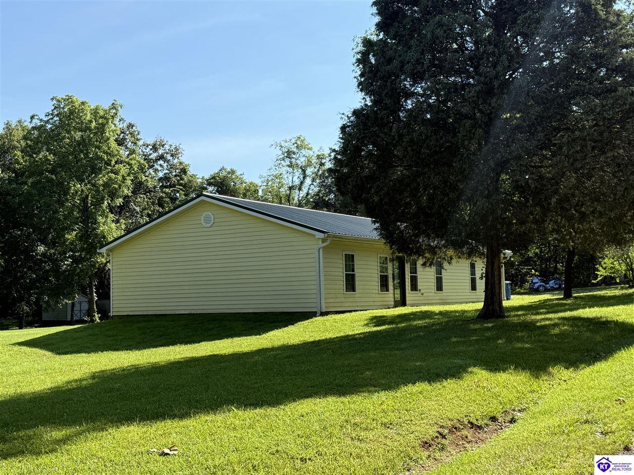 Property Photo: 1315 Cherokee Road KY 40108