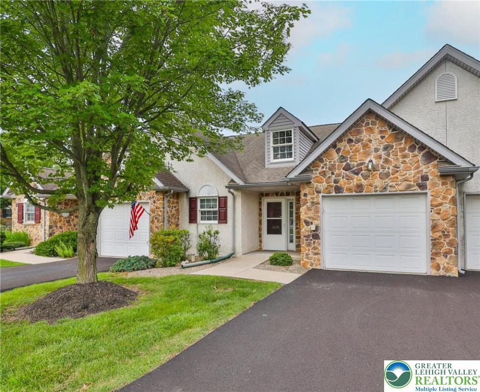 Property Photo: 2638 Harvest Drive S PA 18040