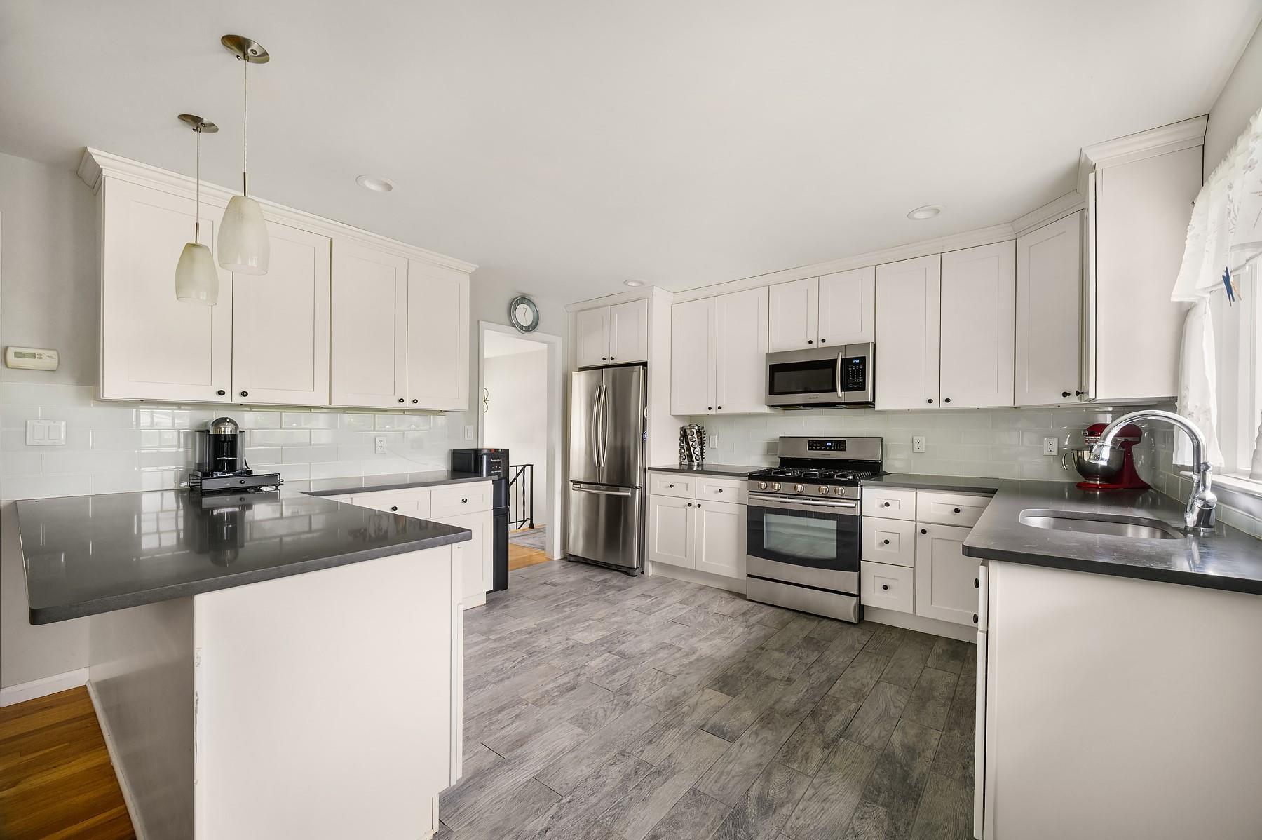 Property Photo:  7 Frost Lane  NY 10530 