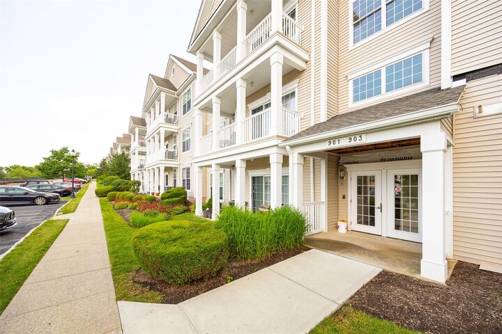 Property Photo: 903 Saratoga Lane NY 12524