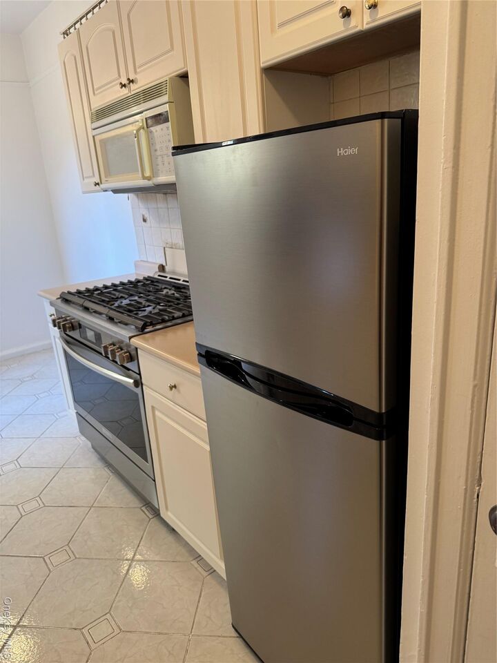 Property Photo: 2925 Matthews Avenue 5F NY 10467