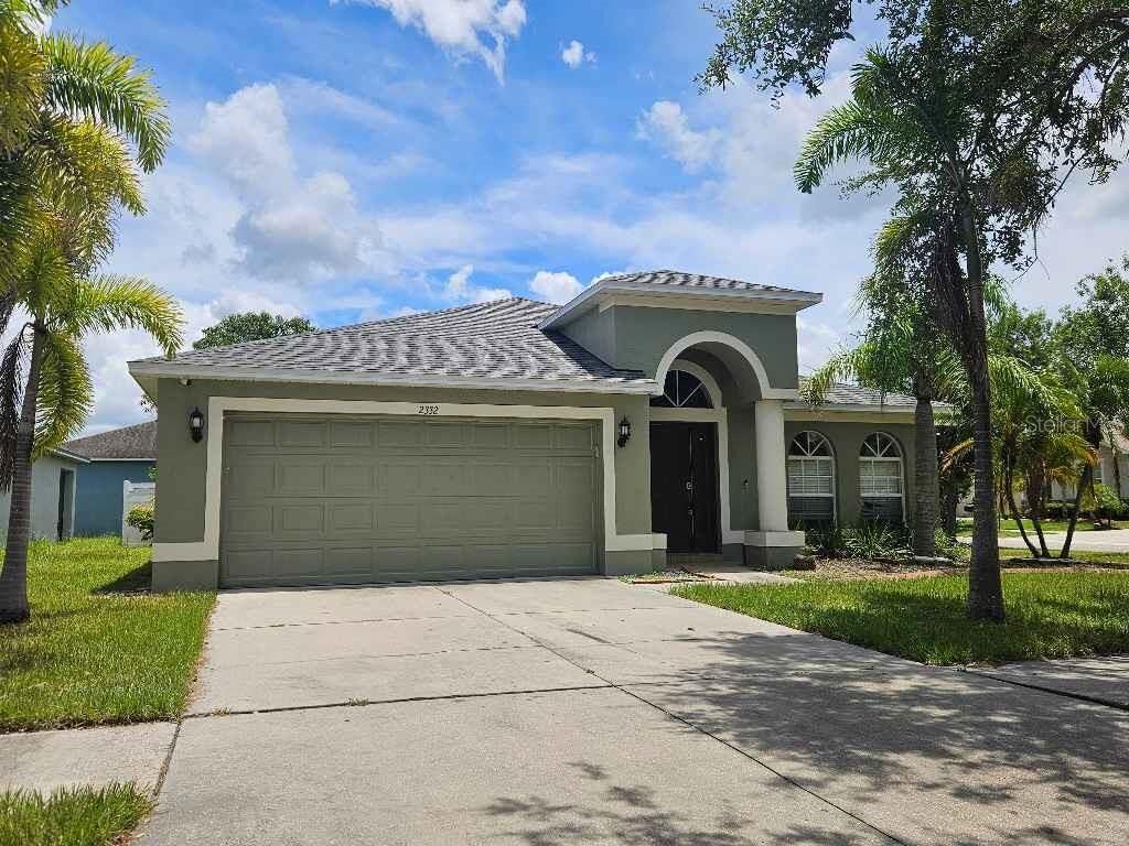 Property Photo: 2332 Potomac Mark Place FL 33570