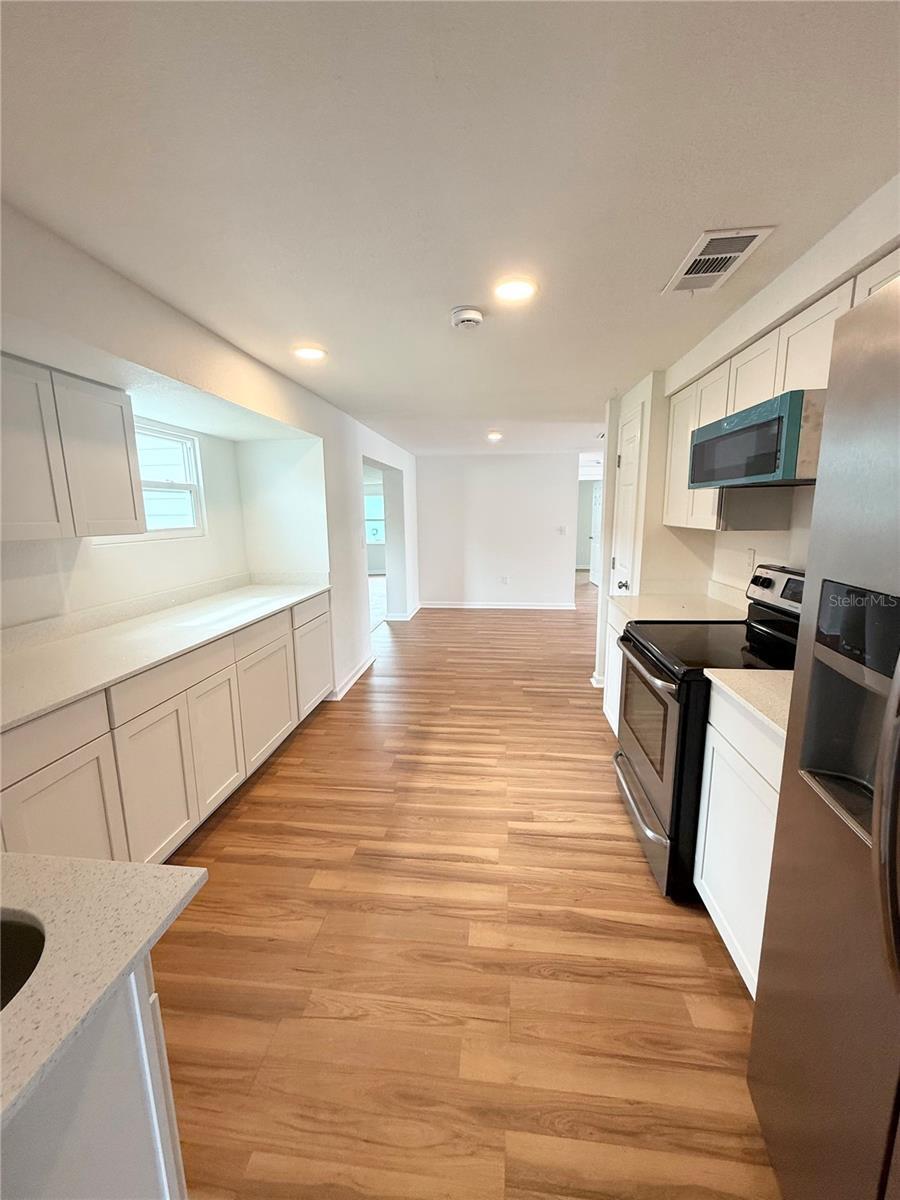 Property Photo: 249 Mount Vernon Drive FL 34293