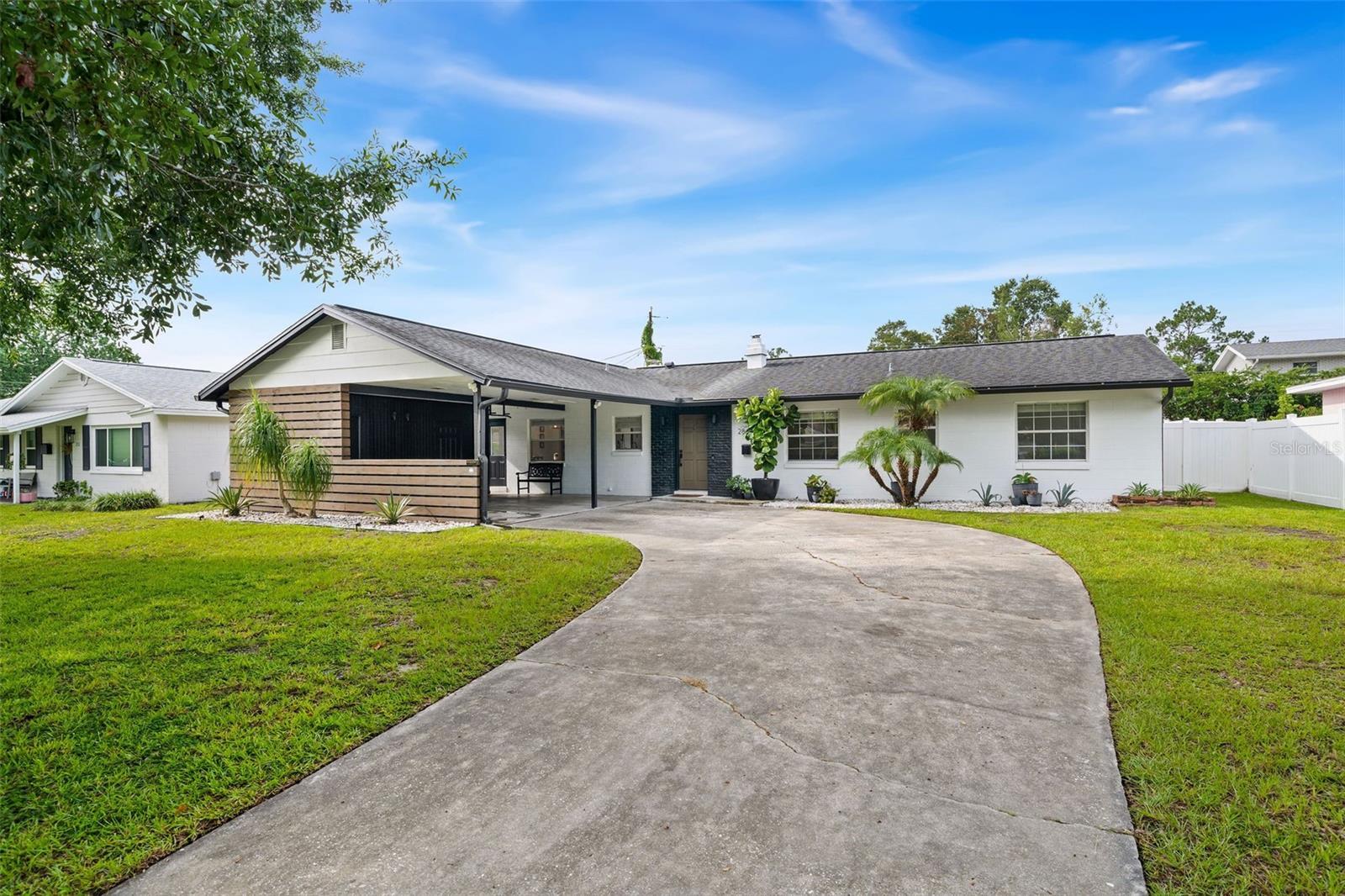 Property Photo: 2844 Scarlet Road FL 32792