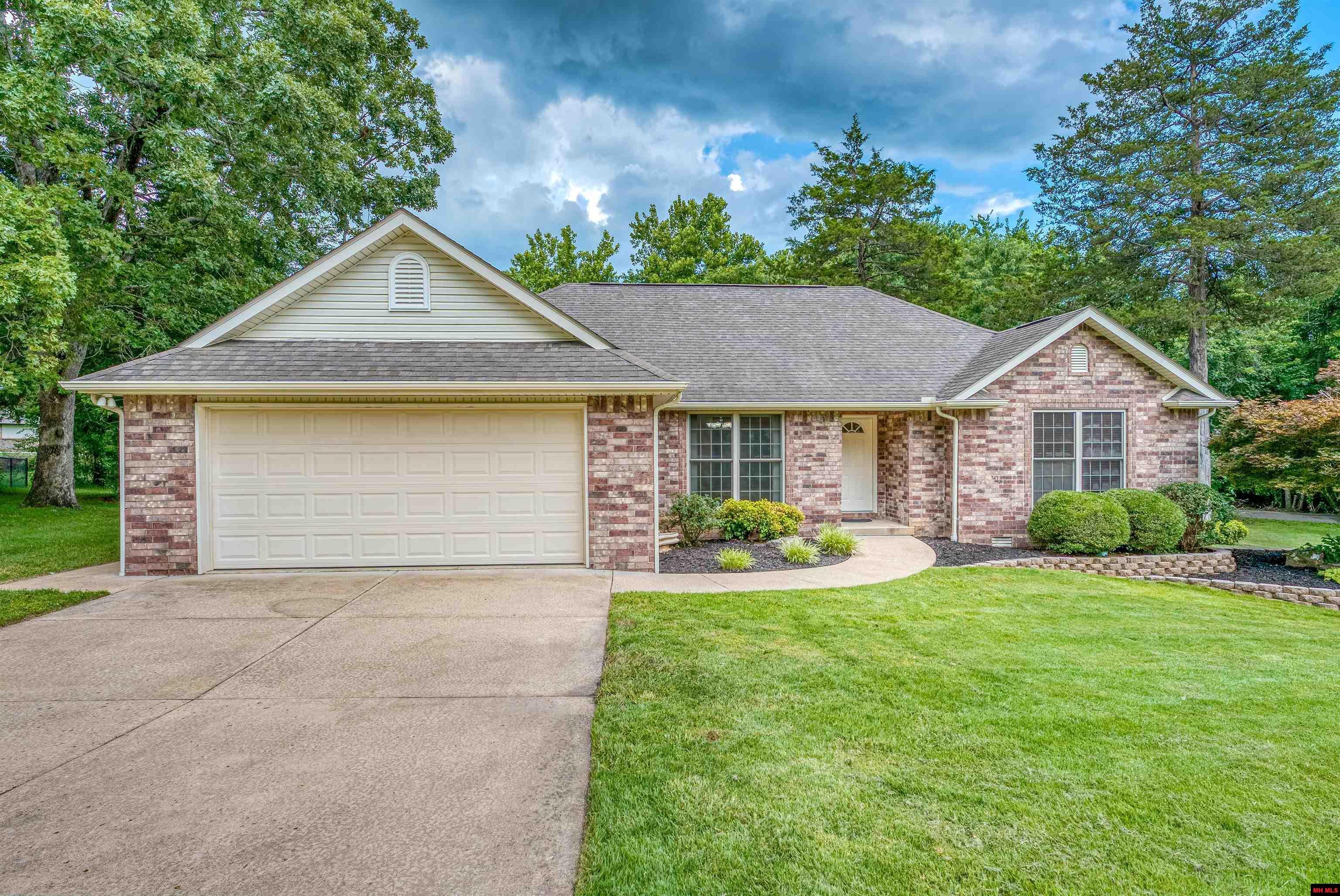 Property Photo:  709 Tee Drive  AR 72653 