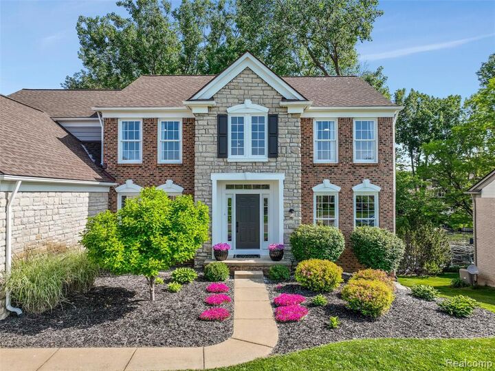 Property Photo:  1412 Marina Pointe Blvd  MI 48362 3905 