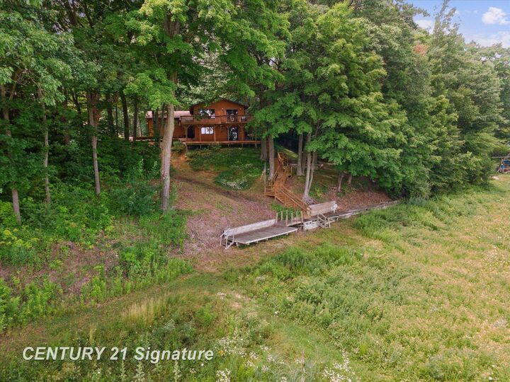 Property Photo: 5092 N Lake Sanford Road MI 48657