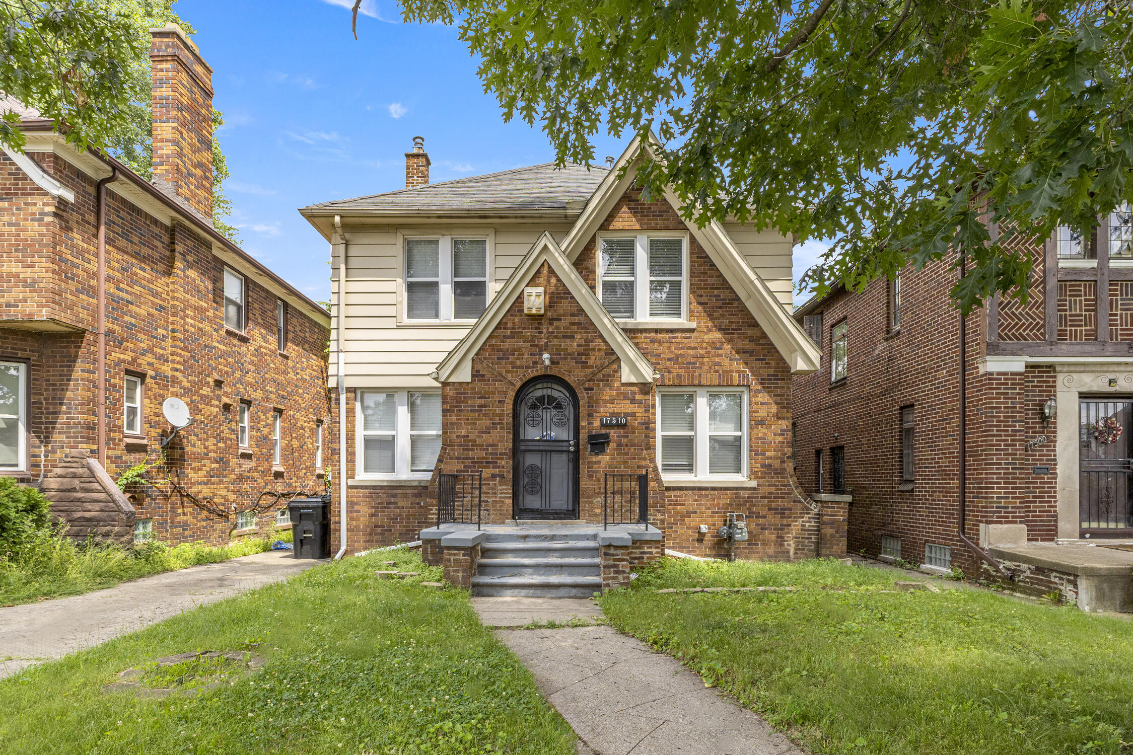 Property Photo: 17510 Woodingham Drive MI 48221