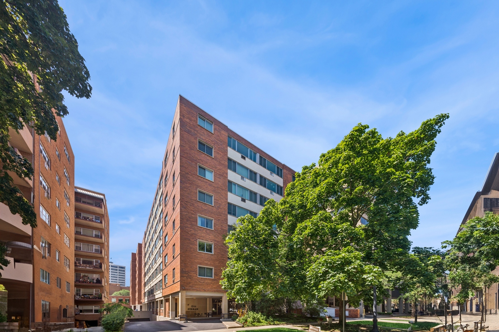 Property Photo:  1516 Hinman Avenue 209  IL 60201 