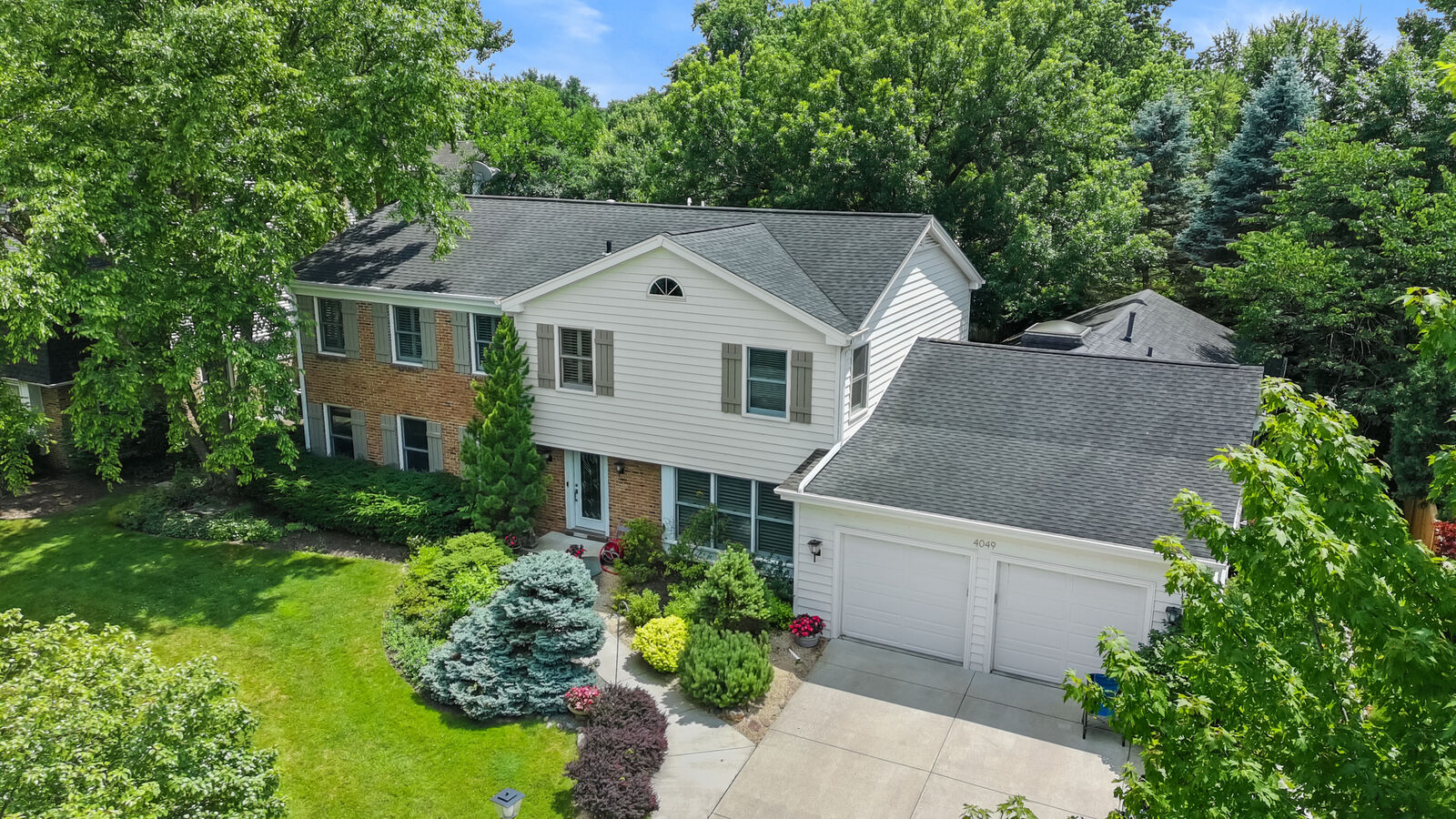 Property Photo: 4049 Michelline Lane IL 60062