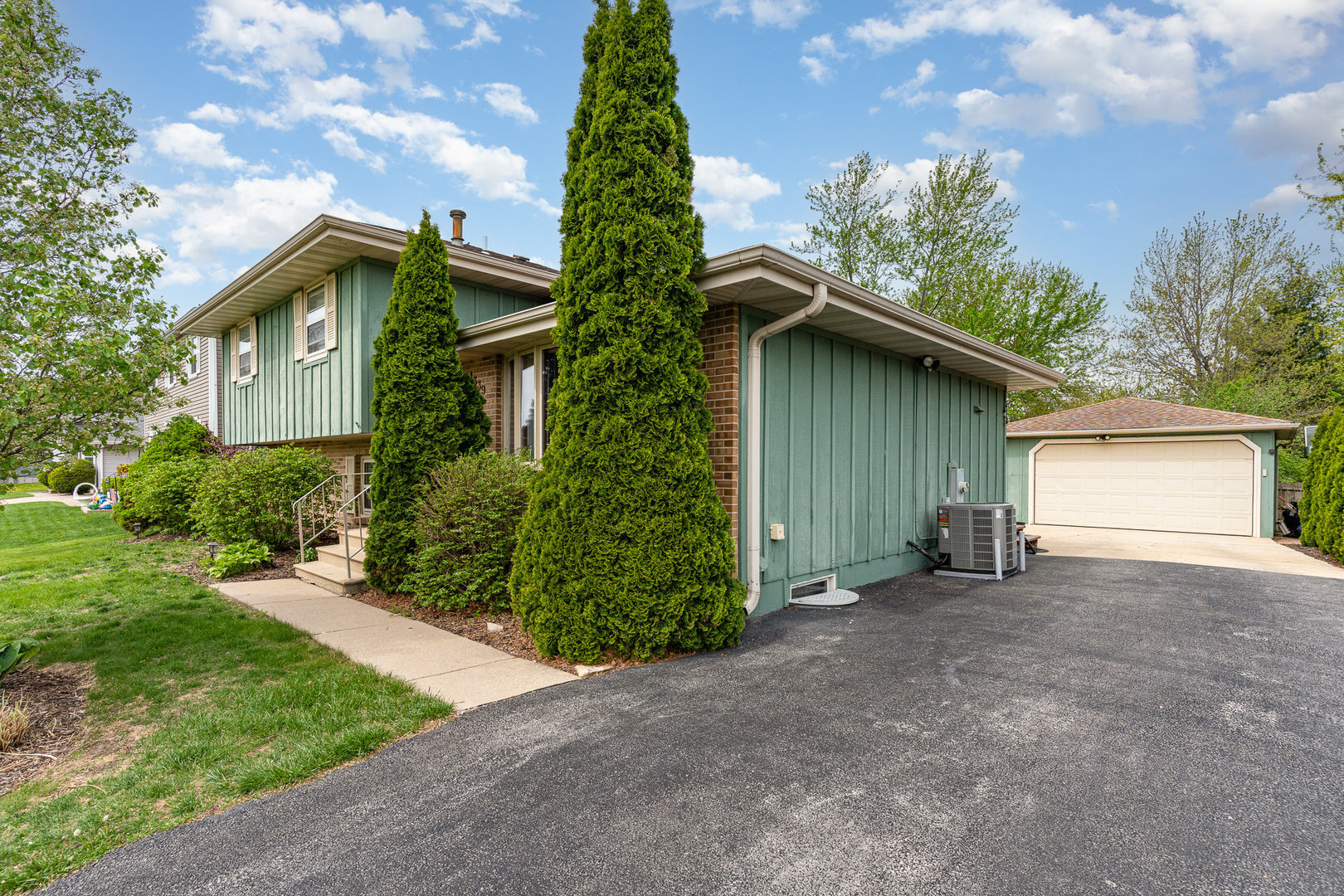 Property Photo: 1339 Addleman Street IL 60431