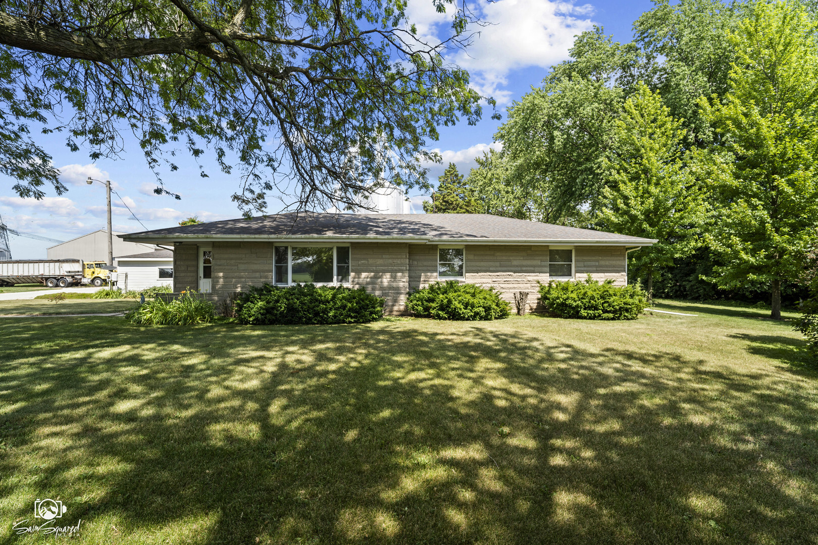 Property Photo: 29221 S Elevator Road IL 60442