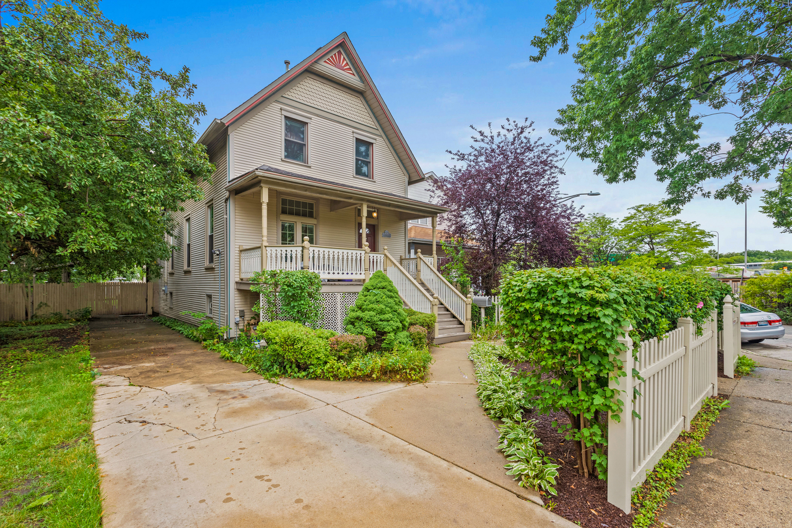 Property Photo: 4317 N Kenneth Avenue IL 60641