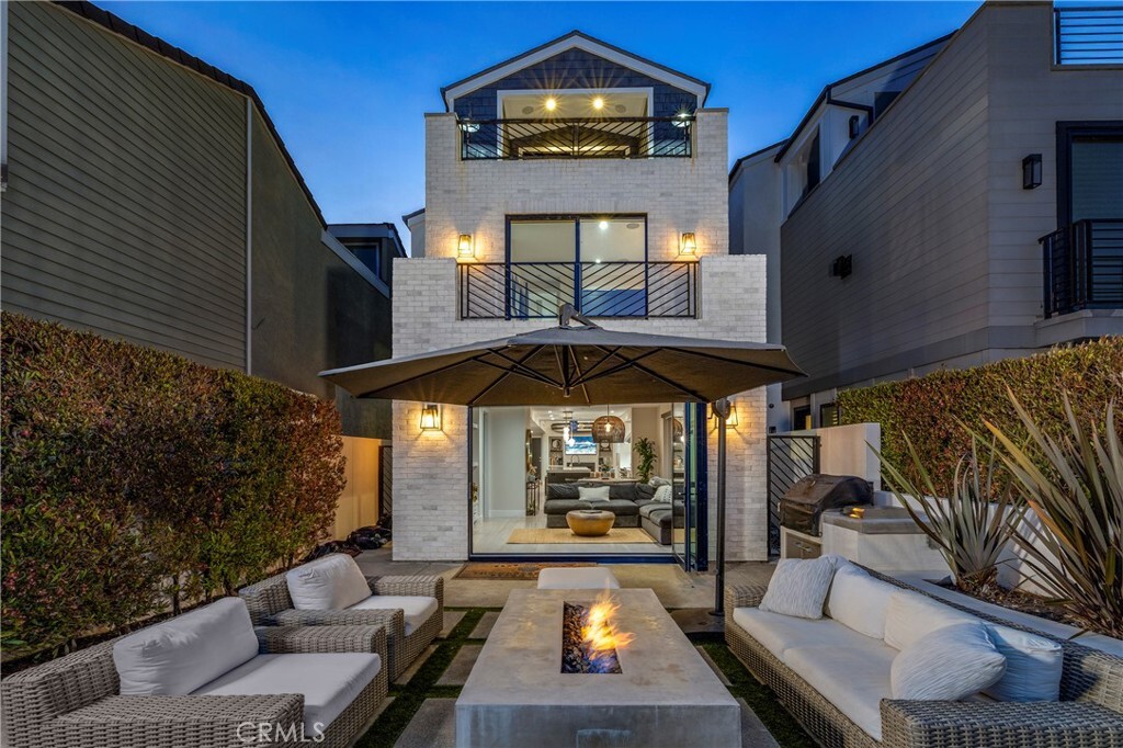 Property Photo: 613 13th Street CA 92648