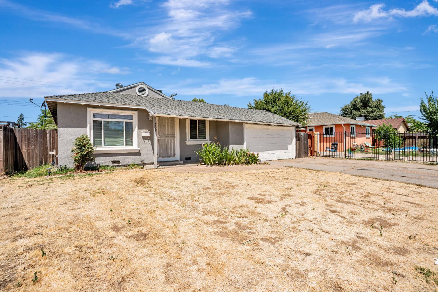 Property Photo: 5801 San Vincente Way CA 95660