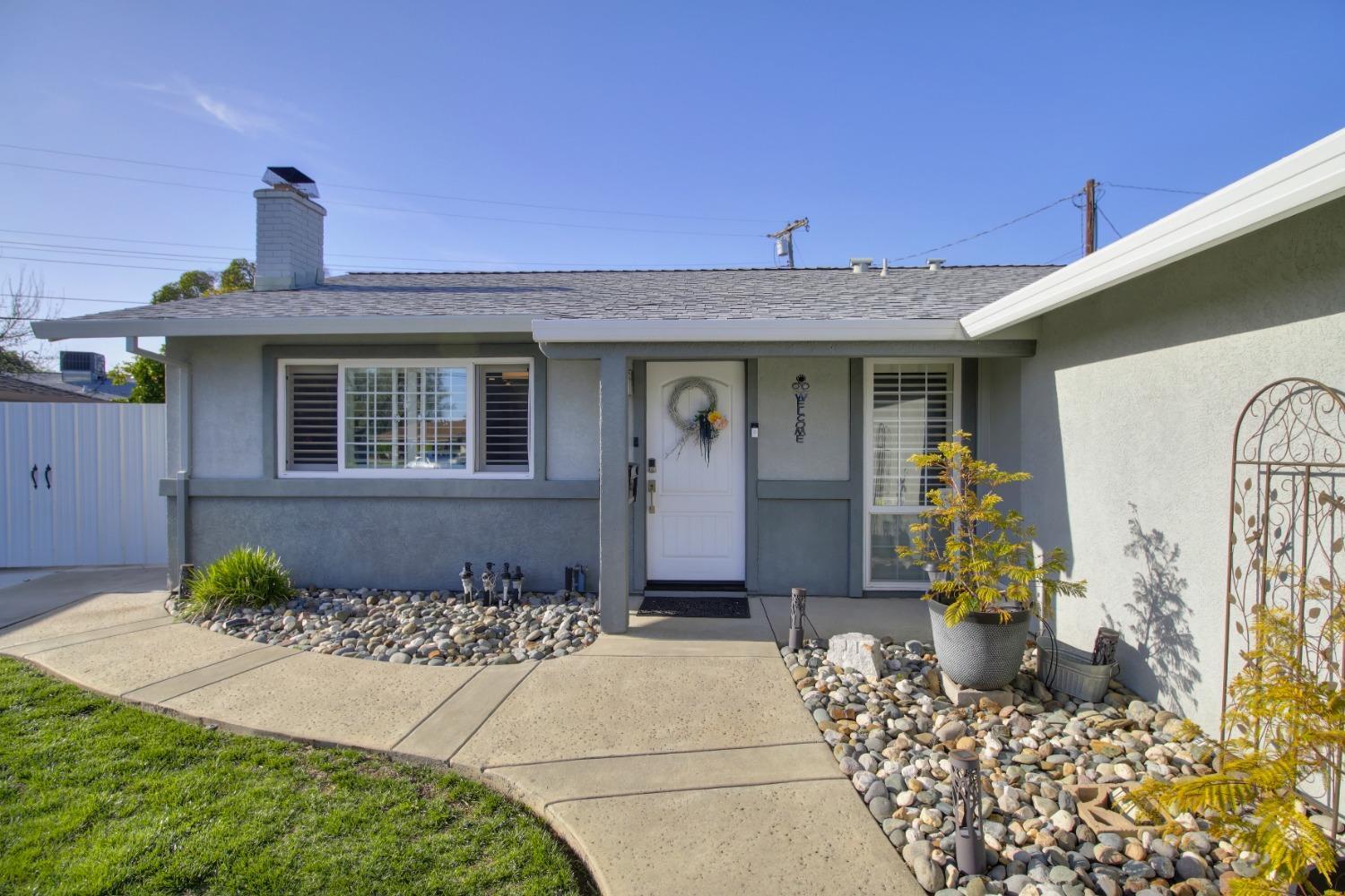 Property Photo:  1302 Susan Circle  CA 95661 