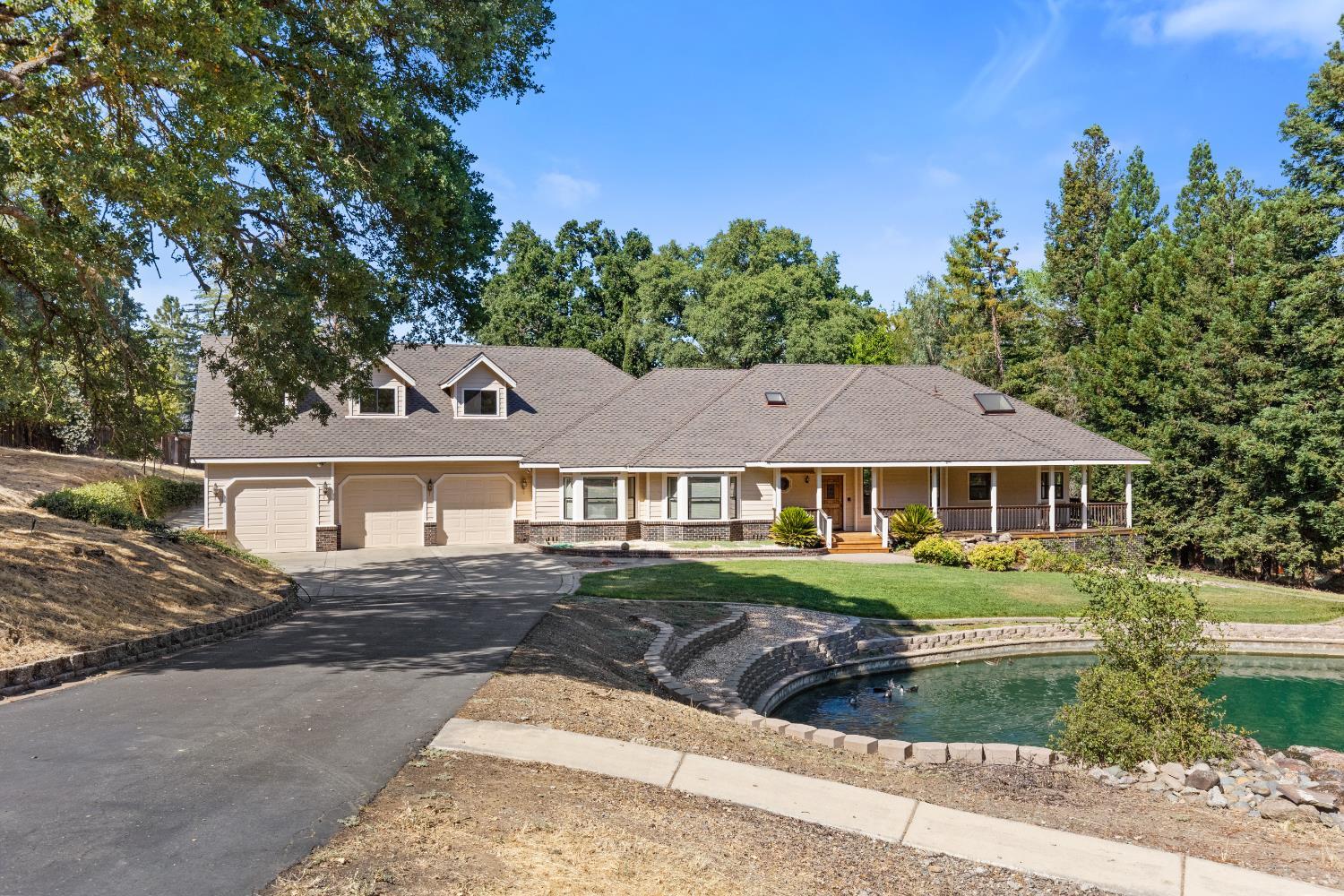 Property Photo:  1317 Oak Creek Court  CA 95762 