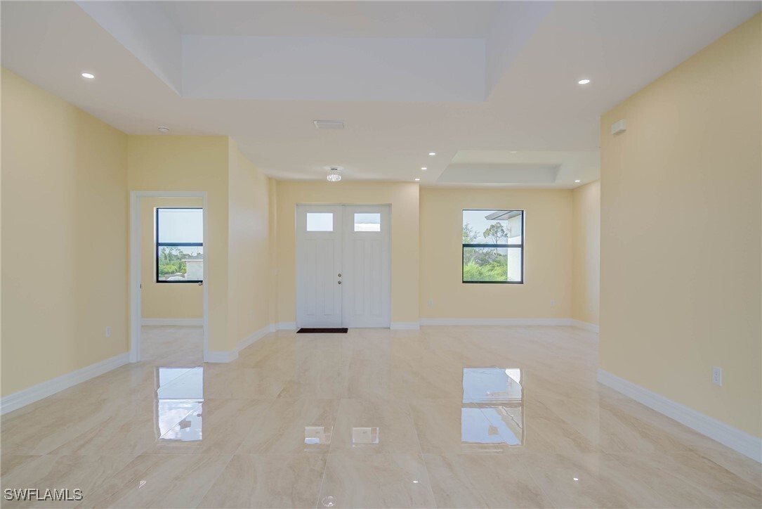 Property Photo: 637 Cardinal Street E FL 33974