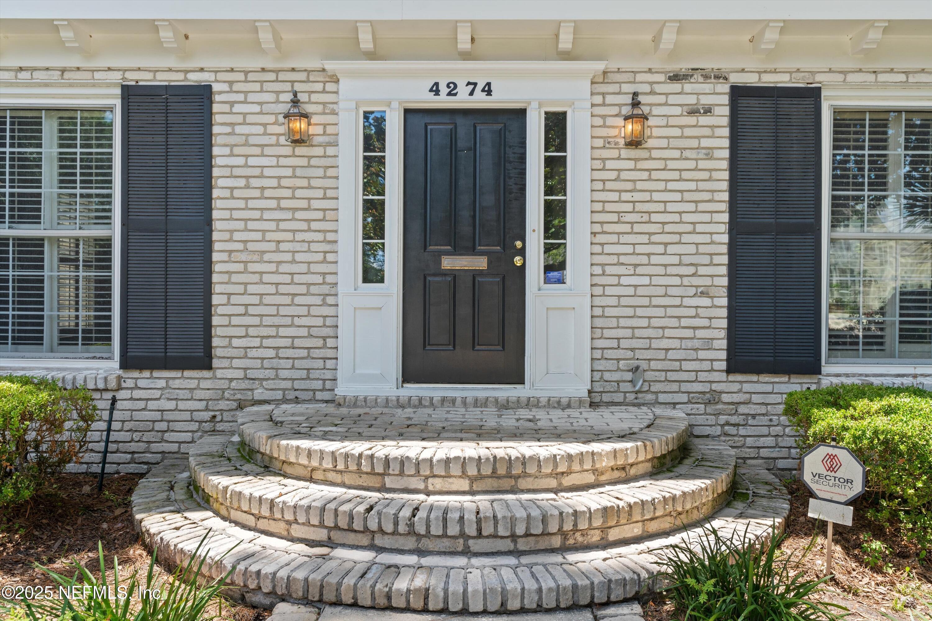 Property Photo:  4274 Venetia Boulevard  FL 32210 