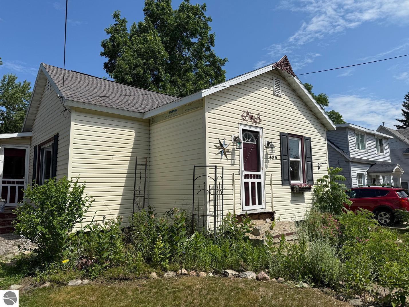 Property Photo:  435 Evart Street  MI 49601 