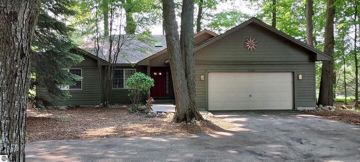 5389 Miller Drive  Bellaire MI 49615 photo