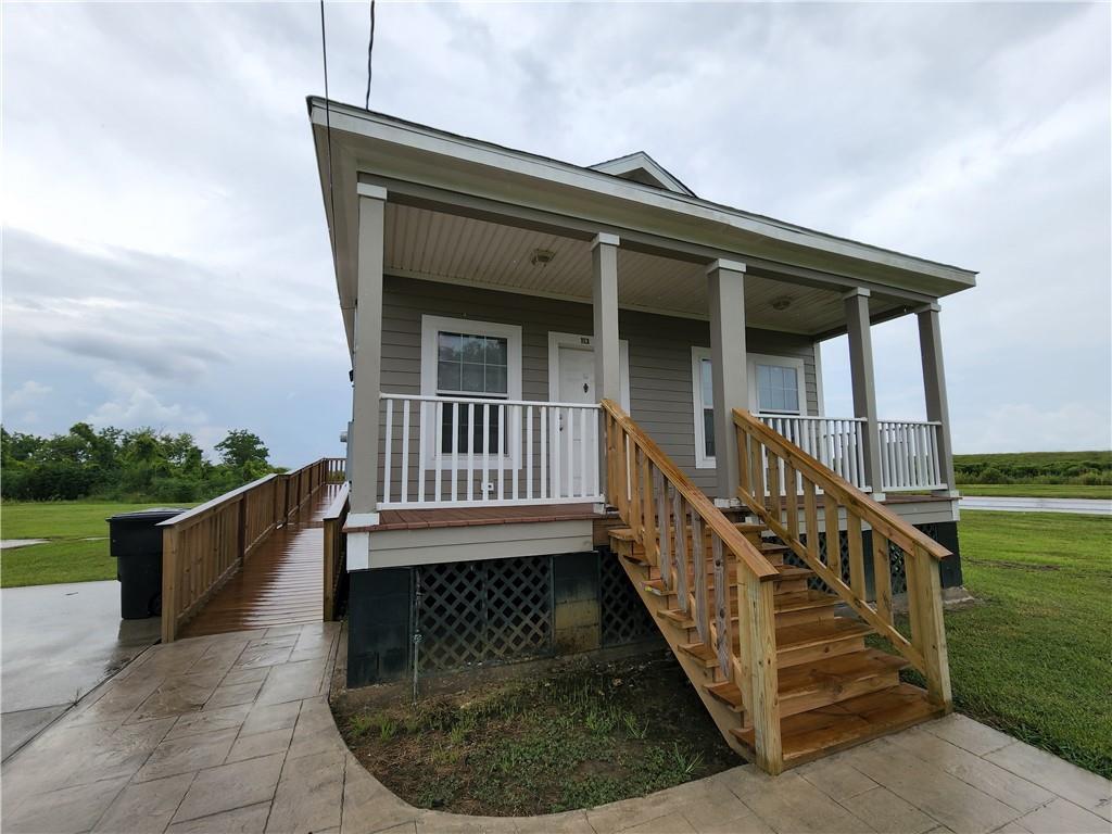 Property Photo: 119 W Gulf Drive LA 70041
