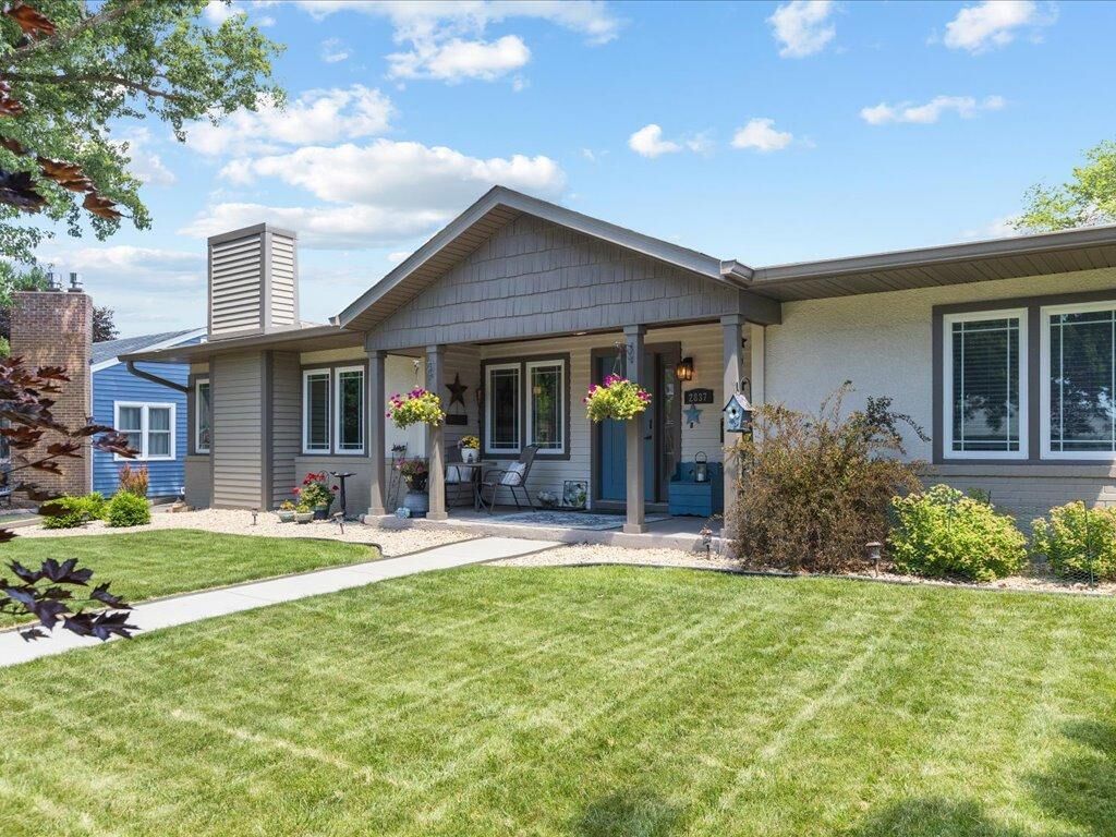 Property Photo:  2837 Coolidge Street NE  MN 55418 