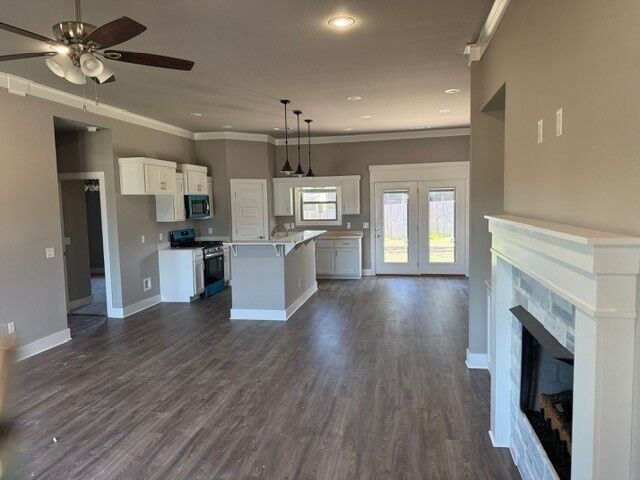 Property Photo:  912 Round Top Street  AR 72753 