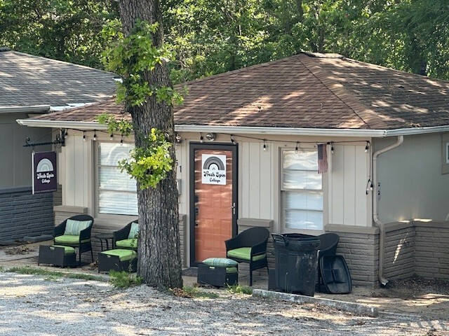 Property Photo:  151 W Van Buren  AR 72632 
