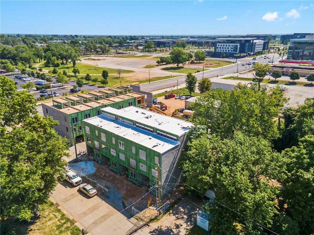 Property Photo: 819 SE H Street AR 72712
