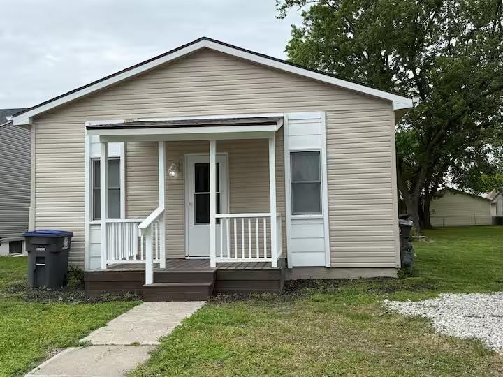 1320 Avenue H  Council Bluffs IA 51505 photo