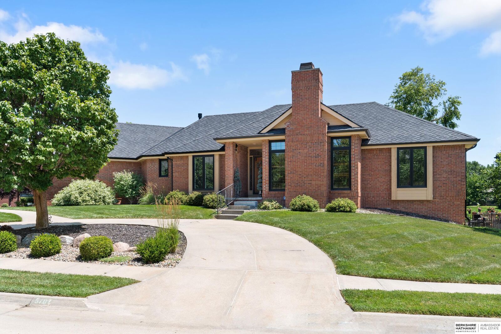 Property Photo:  5707 S 119th Plaza  NE 68137 