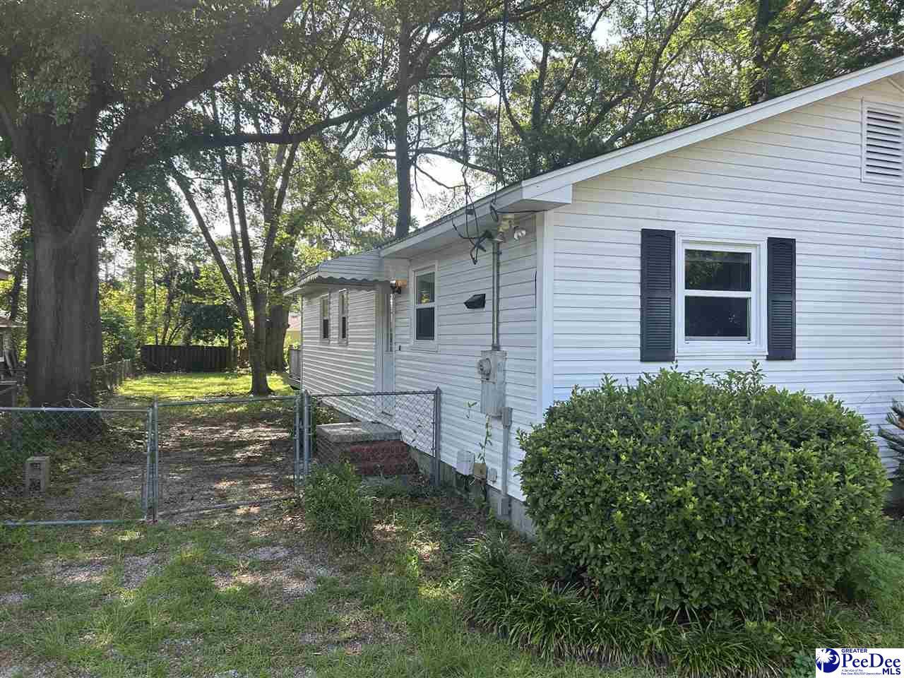 Property Photo: 818 Lynwood Drive SC 29501