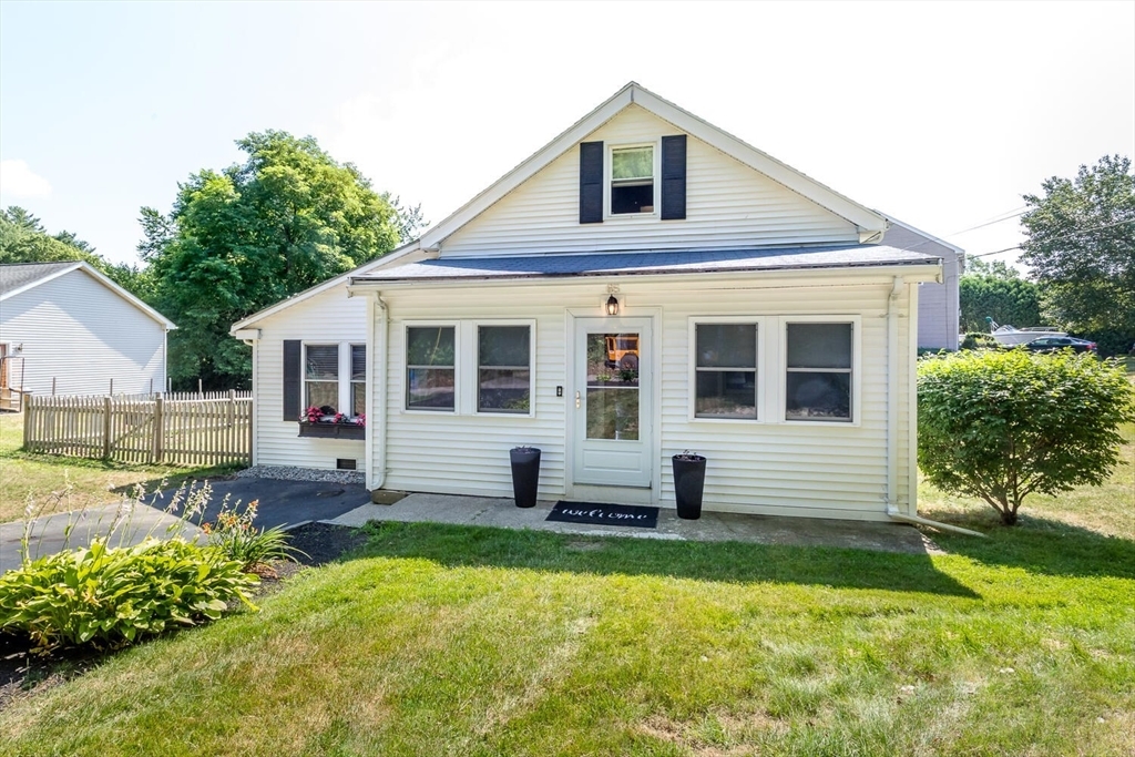 65 Cedarwood Rd  Stoughton MA 02072 photo