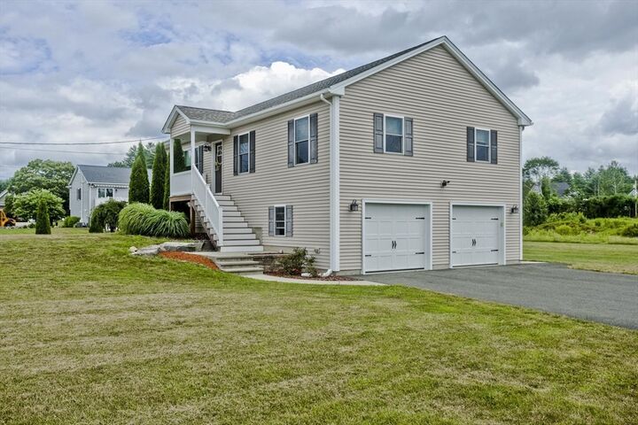 25 S Washington St  Belchertown MA 01007 photo
