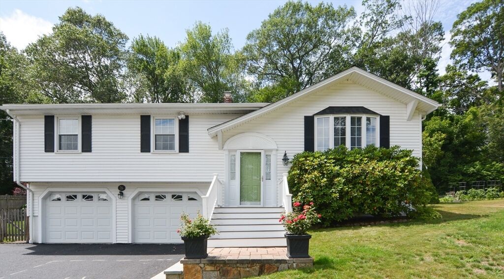 Property Photo: 26 Sunset Dr MA 01757