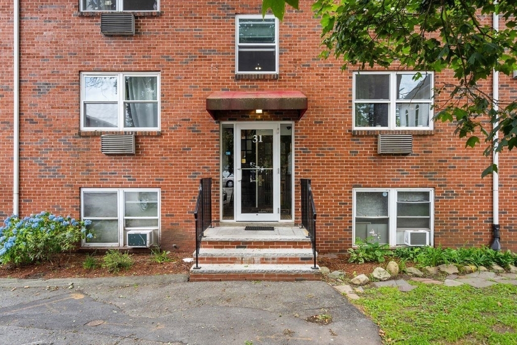 Property Photo: 31 Montvale Ave 8 MA 01801
