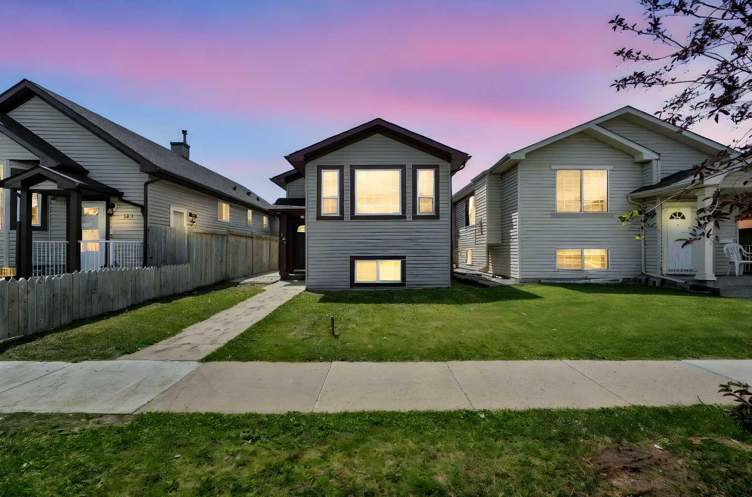 Property Photo:  163 Taravista Drive NE  AB T3J 4T2 