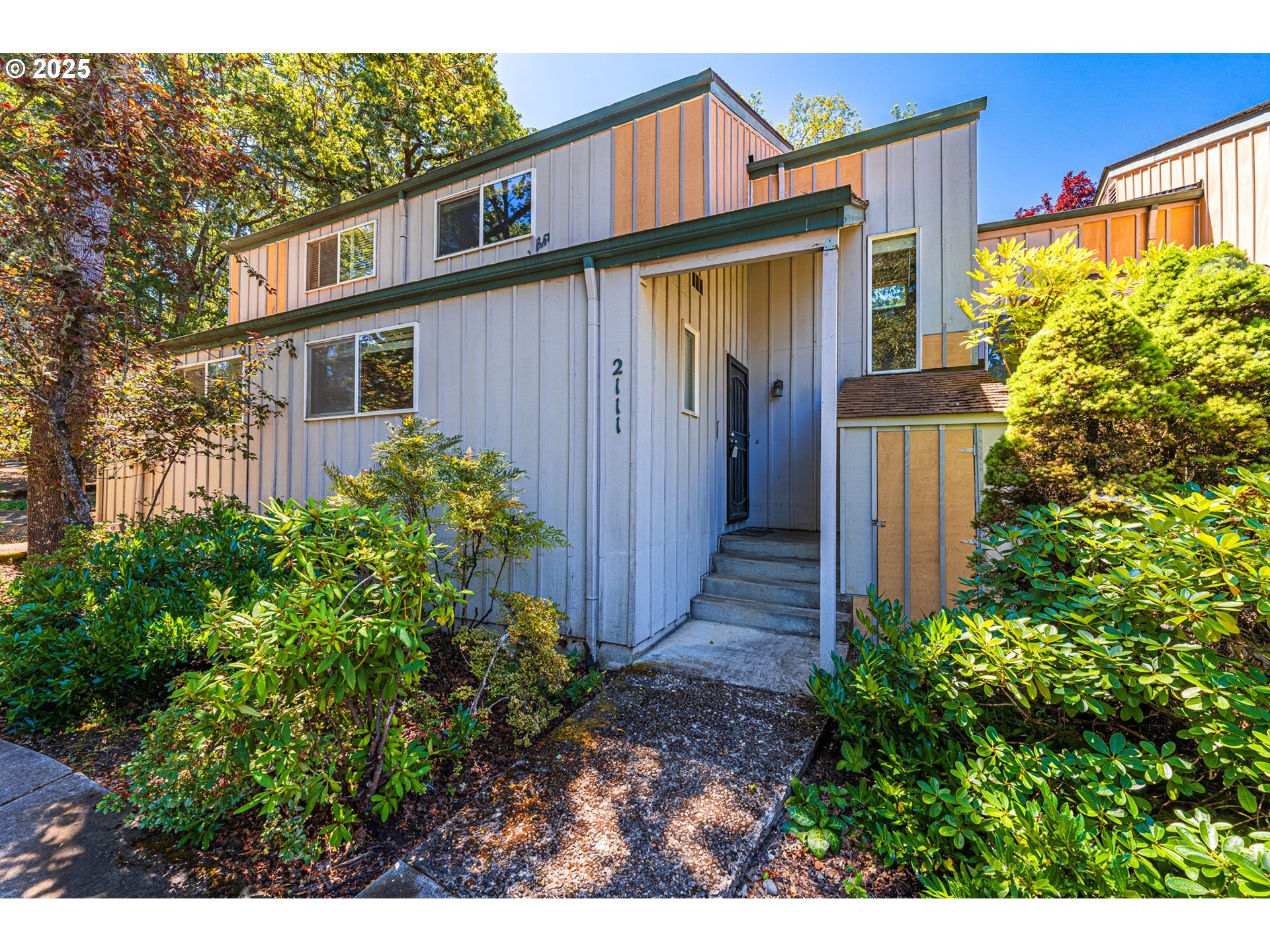 2111 Hawkins Ln  Eugene OR 97405 photo